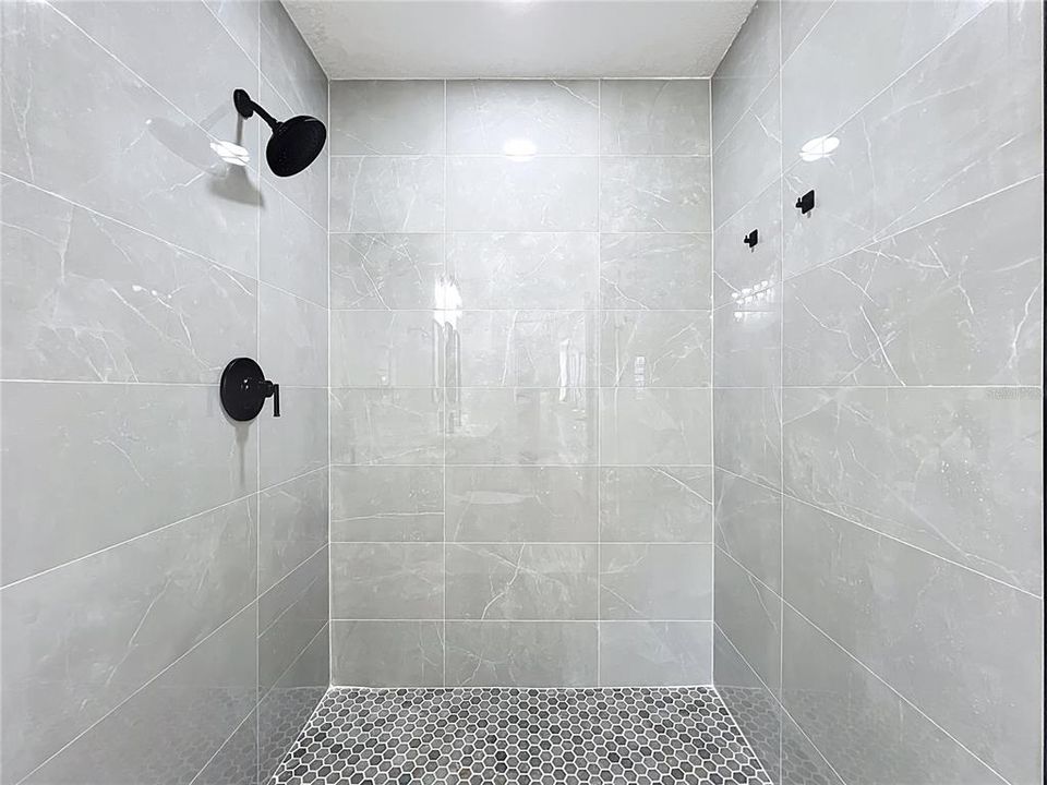 For Sale: $320,000 (3 beds, 2 baths, 1567 Square Feet)