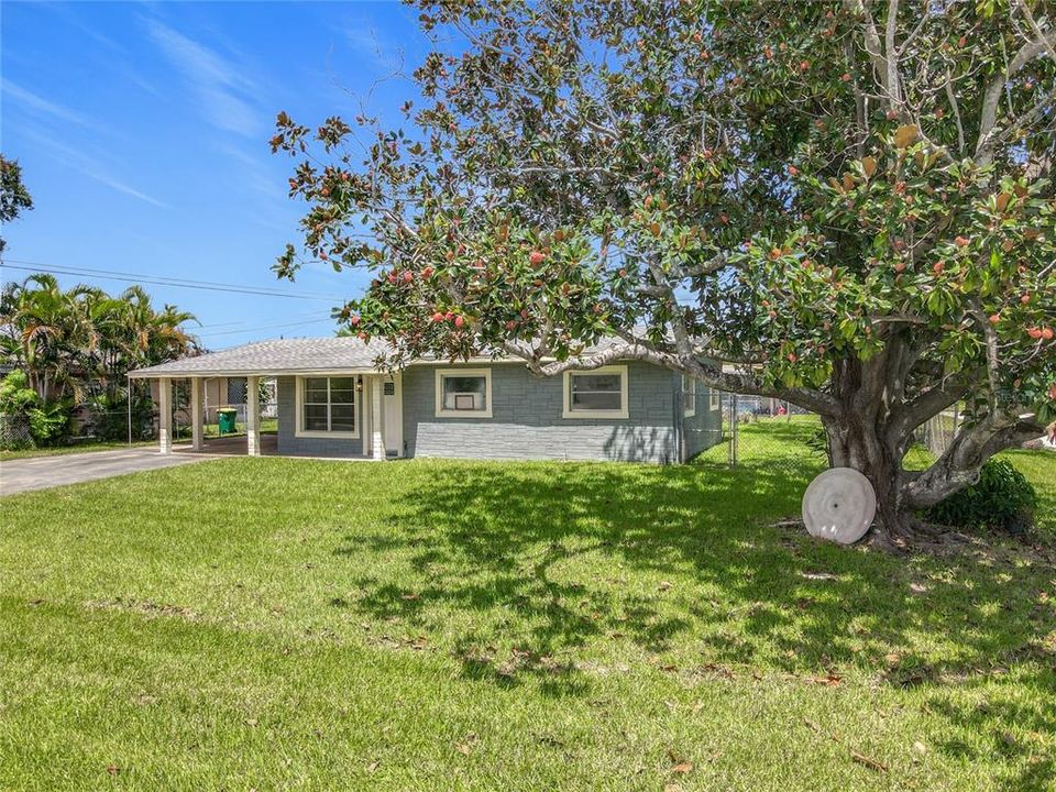 For Sale: $320,000 (3 beds, 2 baths, 1567 Square Feet)