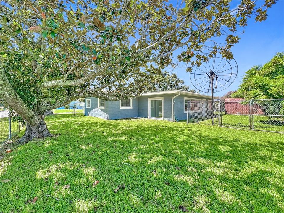 For Sale: $320,000 (3 beds, 2 baths, 1567 Square Feet)