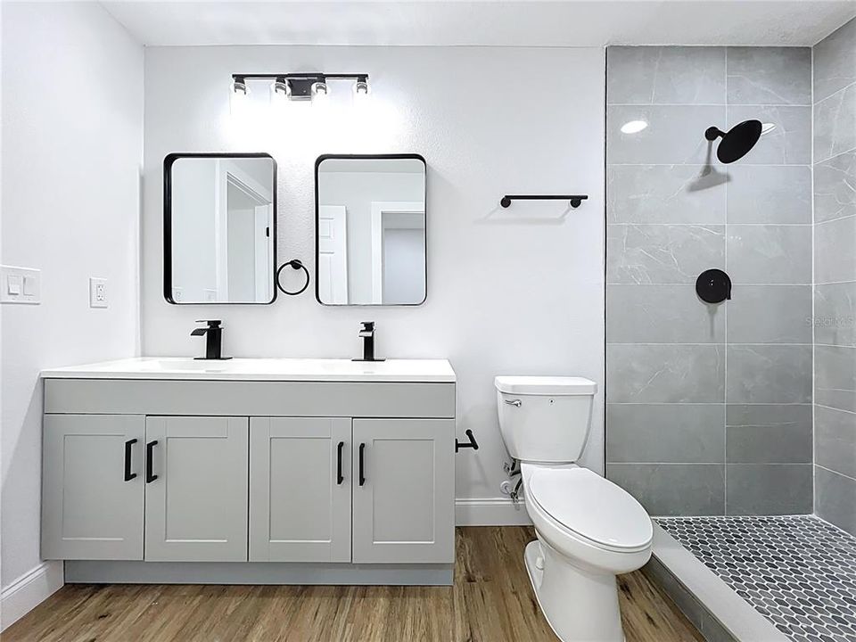 For Sale: $320,000 (3 beds, 2 baths, 1567 Square Feet)