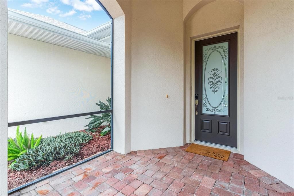 Activo con contrato: $399,999 (3 camas, 2 baños, 2284 Pies cuadrados)