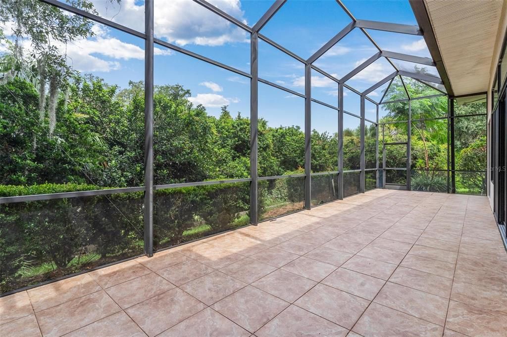 Activo con contrato: $399,999 (3 camas, 2 baños, 2284 Pies cuadrados)