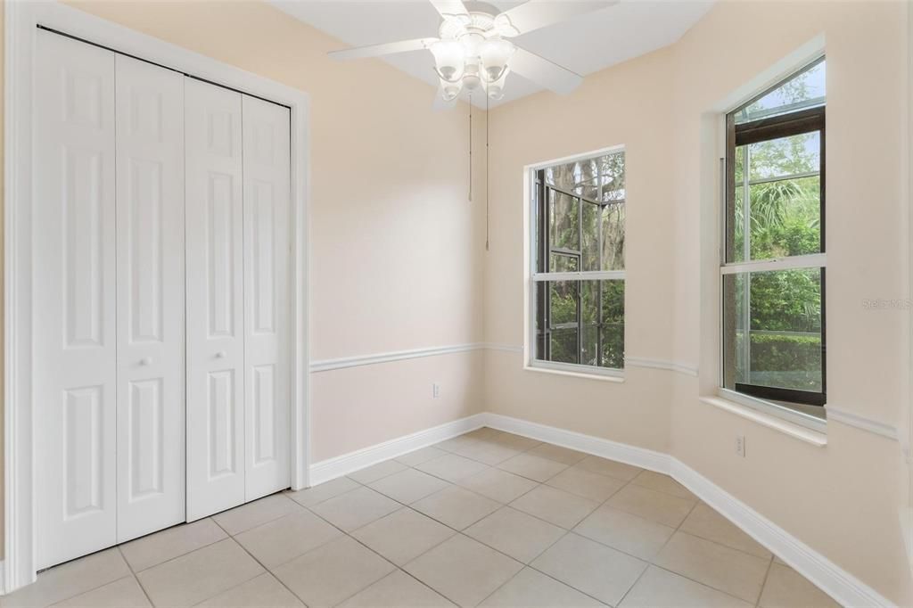 Activo con contrato: $399,999 (3 camas, 2 baños, 2284 Pies cuadrados)