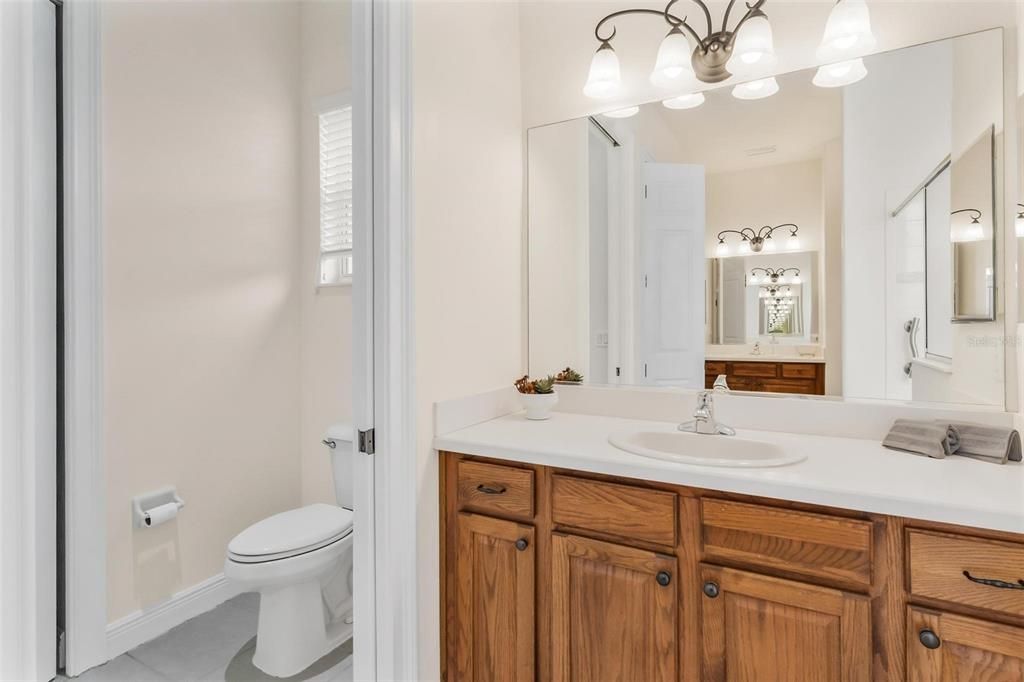 Activo con contrato: $399,999 (3 camas, 2 baños, 2284 Pies cuadrados)