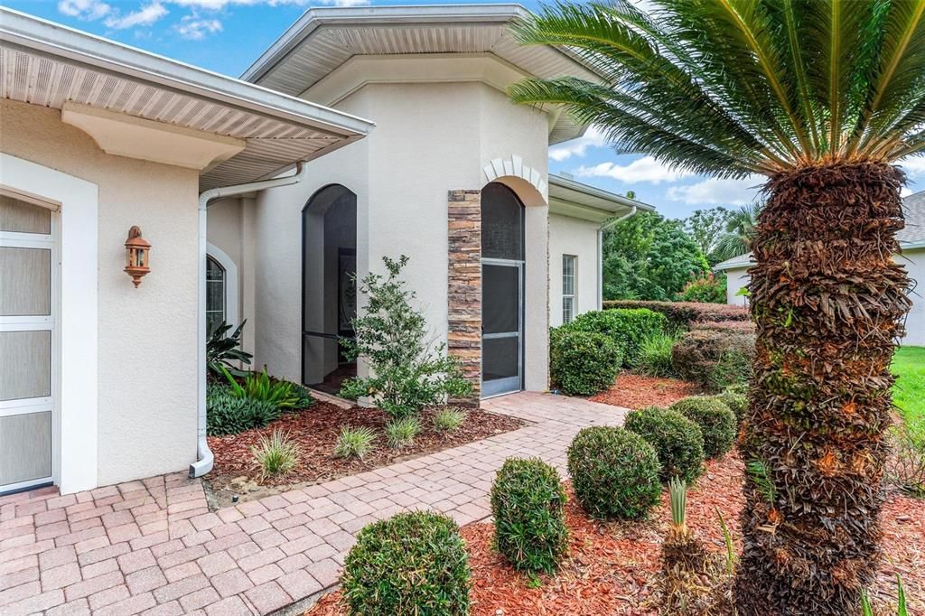 Activo con contrato: $399,999 (3 camas, 2 baños, 2284 Pies cuadrados)