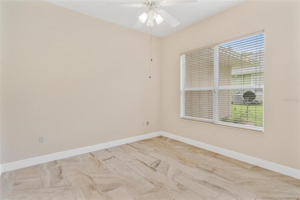 Activo con contrato: $399,999 (3 camas, 2 baños, 2284 Pies cuadrados)