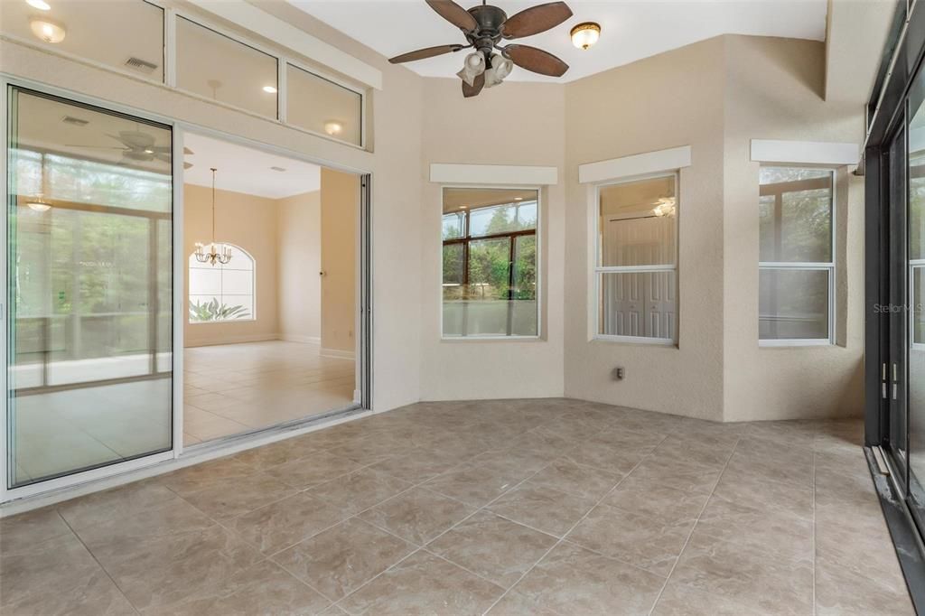 Activo con contrato: $399,999 (3 camas, 2 baños, 2284 Pies cuadrados)