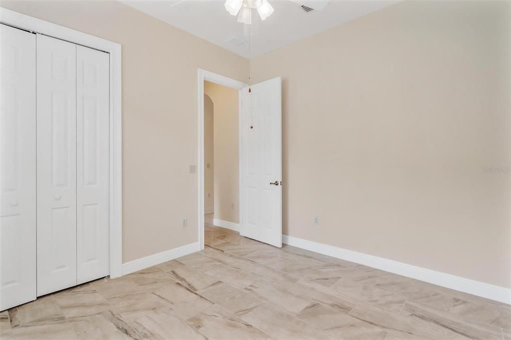 Activo con contrato: $399,999 (3 camas, 2 baños, 2284 Pies cuadrados)