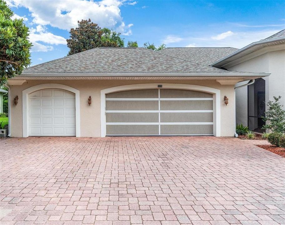 Activo con contrato: $399,999 (3 camas, 2 baños, 2284 Pies cuadrados)