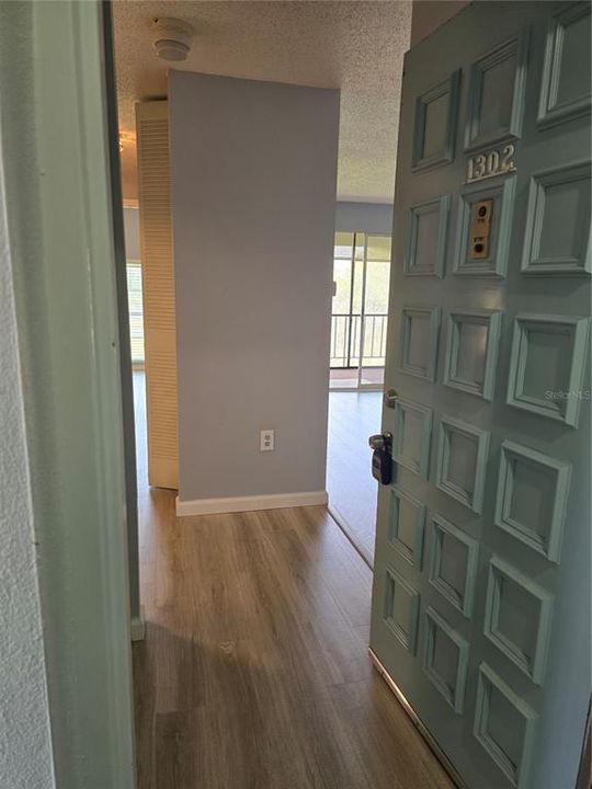 合同活跃: $1,400 (1 贝兹, 1 浴室, 670 平方英尺)