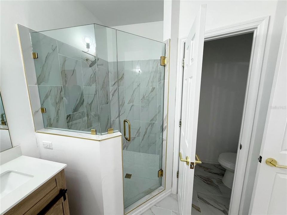 En Venta: $480,000 (3 camas, 2 baños, 2235 Pies cuadrados)