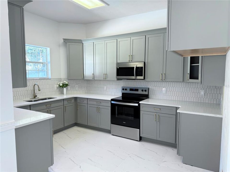 En Venta: $480,000 (3 camas, 2 baños, 2235 Pies cuadrados)