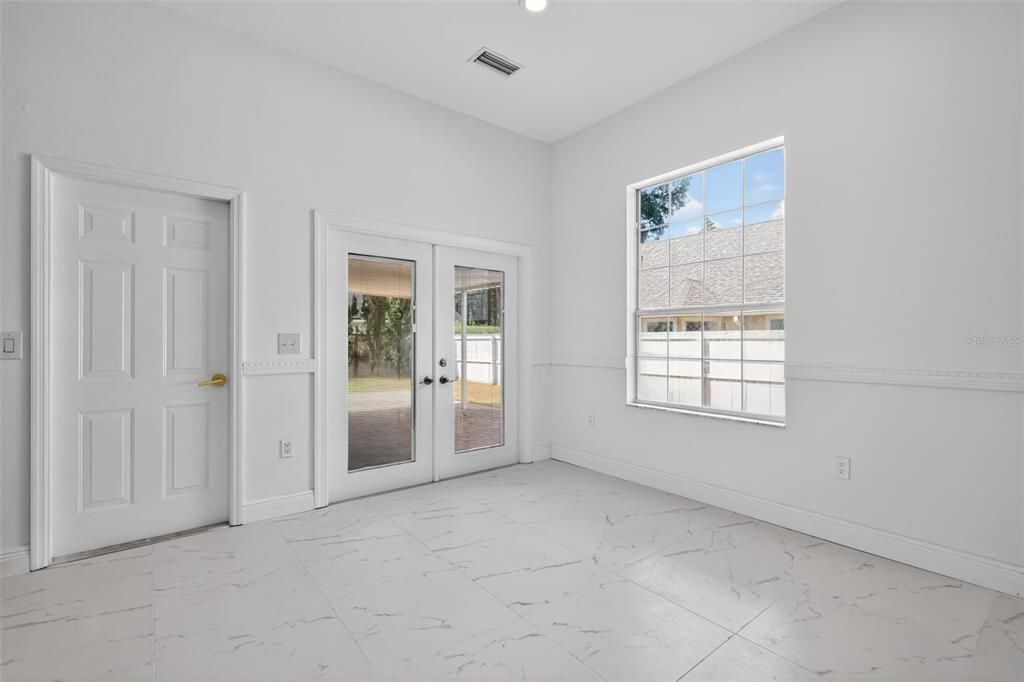 En Venta: $480,000 (3 camas, 2 baños, 2235 Pies cuadrados)