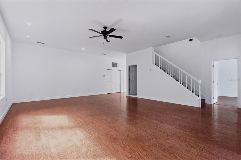 En Venta: $480,000 (3 camas, 2 baños, 2235 Pies cuadrados)