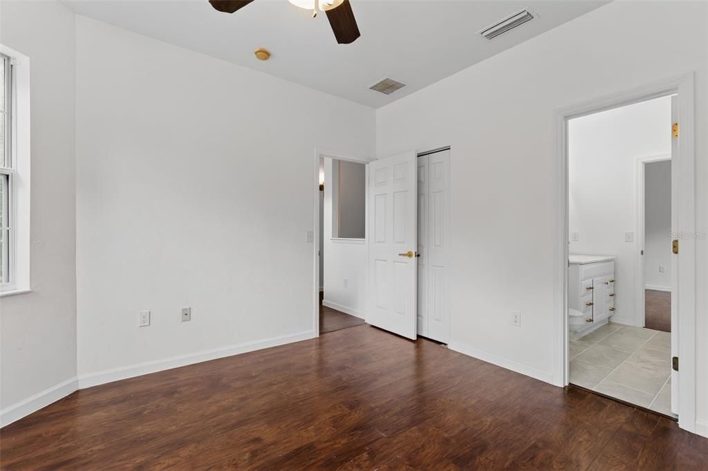 En Venta: $480,000 (3 camas, 2 baños, 2235 Pies cuadrados)