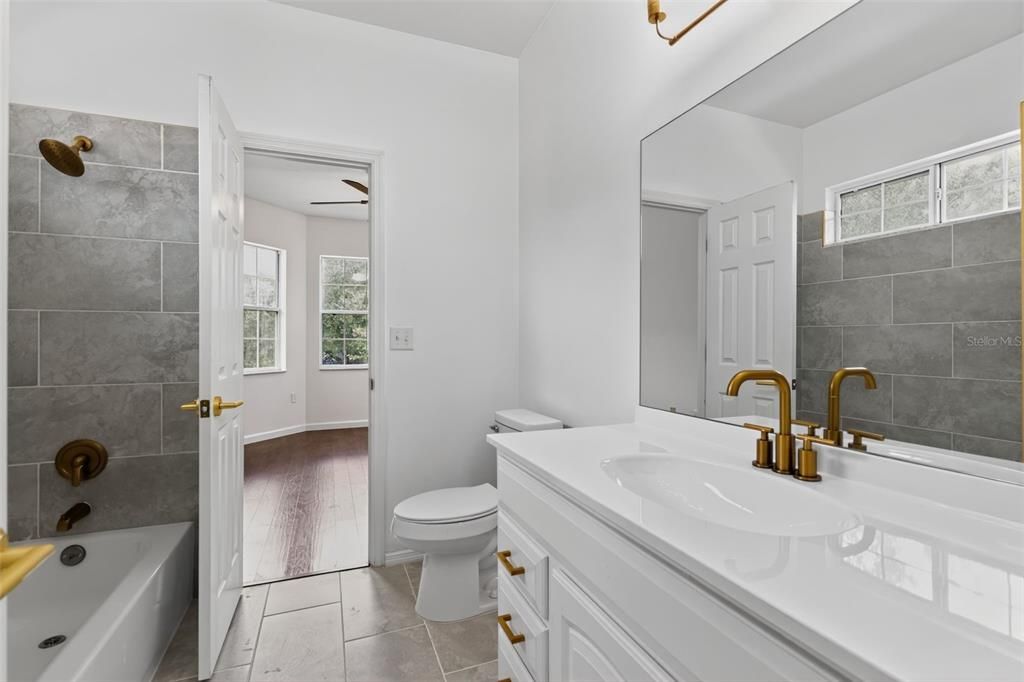 En Venta: $480,000 (3 camas, 2 baños, 2235 Pies cuadrados)