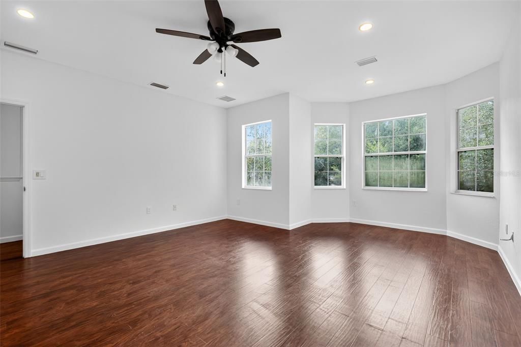 En Venta: $480,000 (3 camas, 2 baños, 2235 Pies cuadrados)