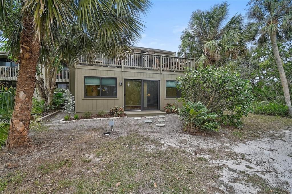 For Rent: $2,000 (2 beds, 2 baths, 1729 Square Feet)