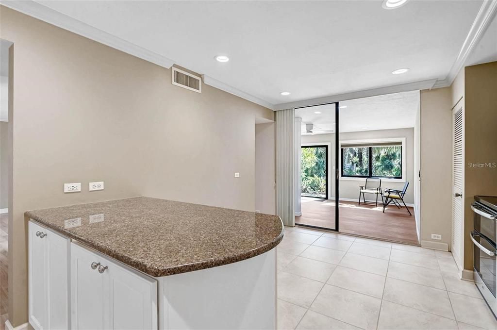 For Rent: $2,000 (2 beds, 2 baths, 1729 Square Feet)