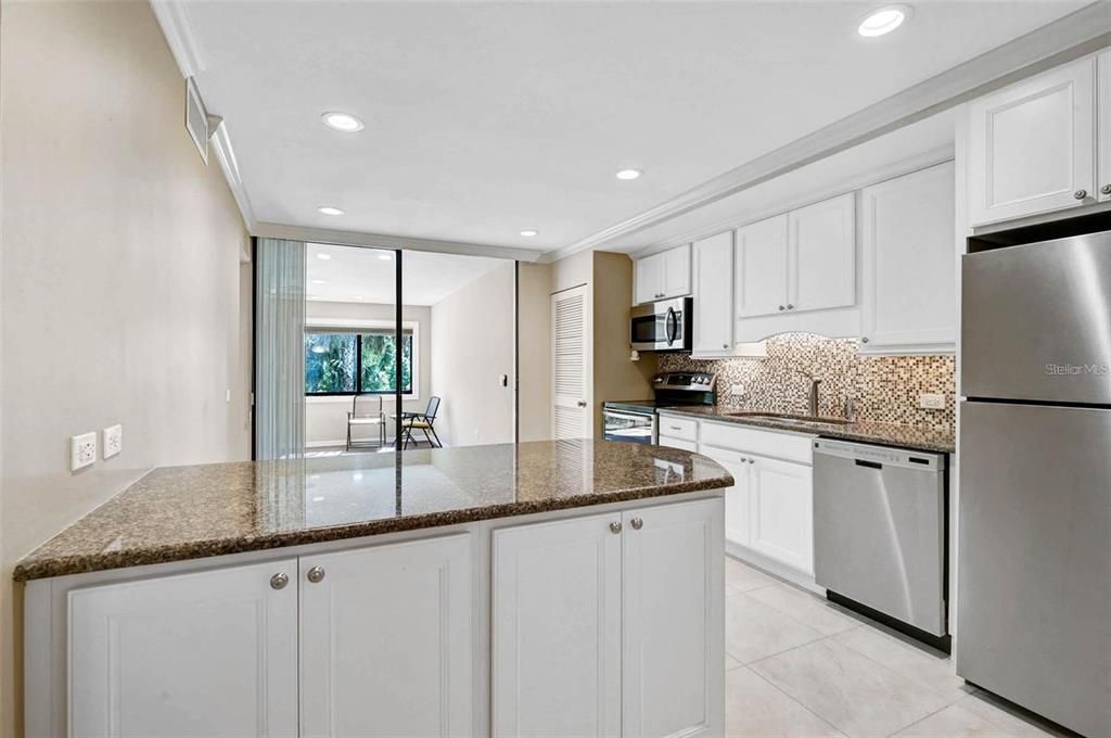 For Rent: $2,000 (2 beds, 2 baths, 1729 Square Feet)