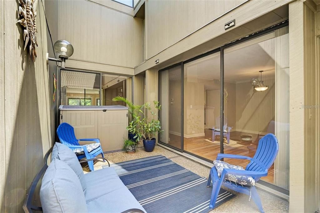 For Rent: $2,000 (2 beds, 2 baths, 1729 Square Feet)