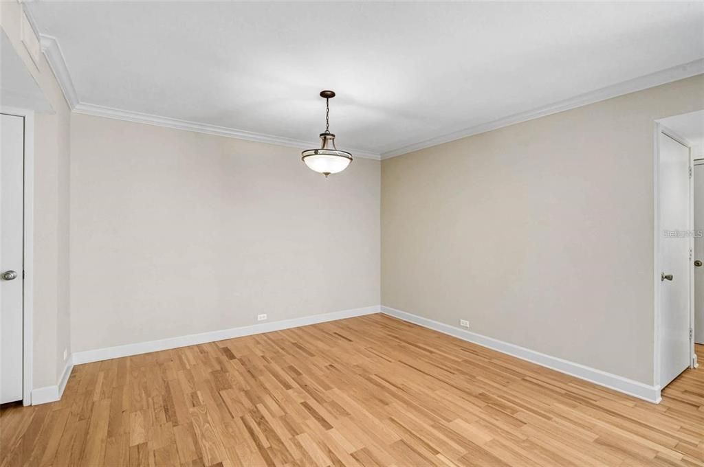 For Rent: $2,000 (2 beds, 2 baths, 1729 Square Feet)