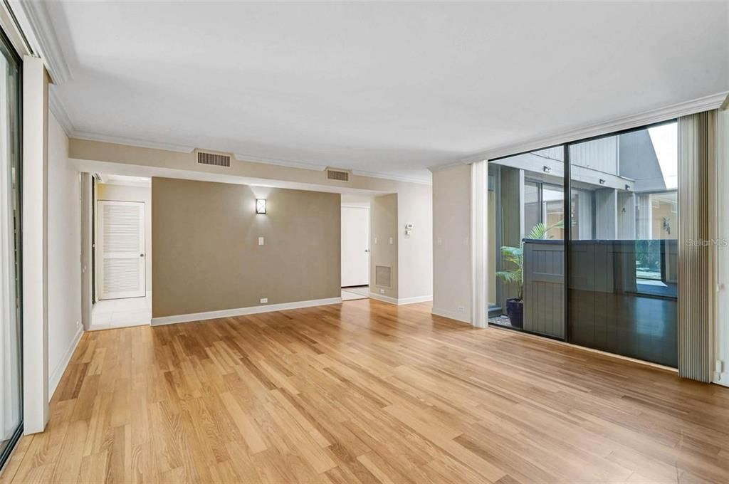 For Rent: $2,000 (2 beds, 2 baths, 1729 Square Feet)