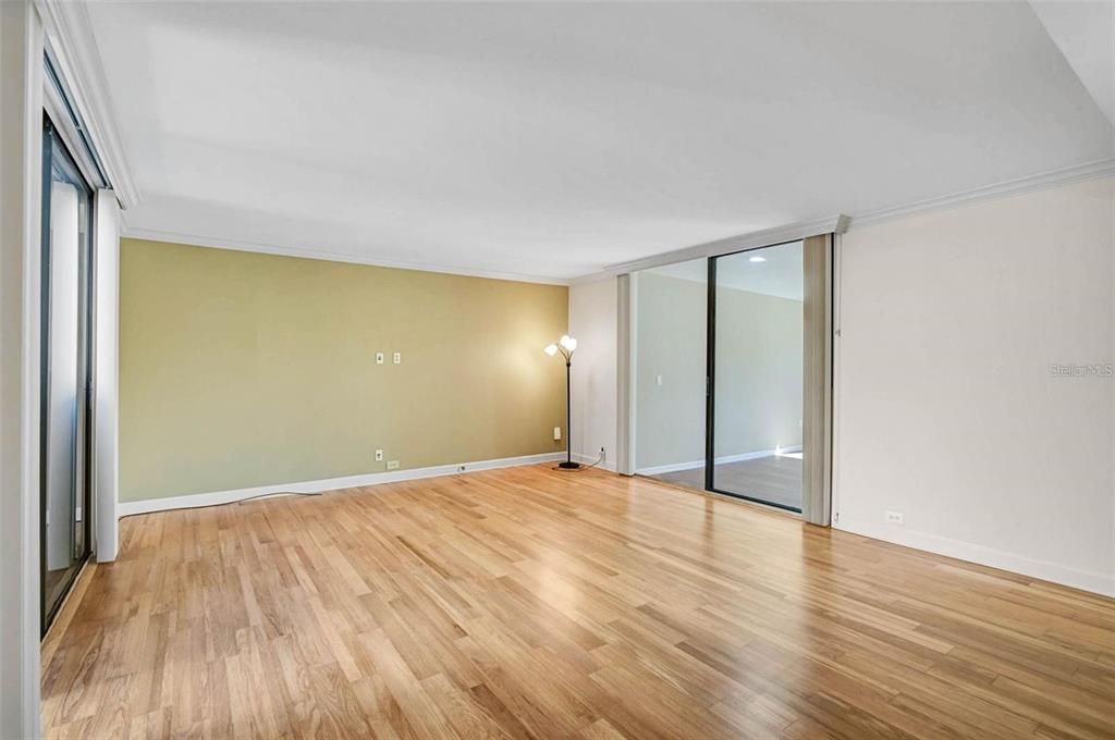 For Rent: $2,000 (2 beds, 2 baths, 1729 Square Feet)