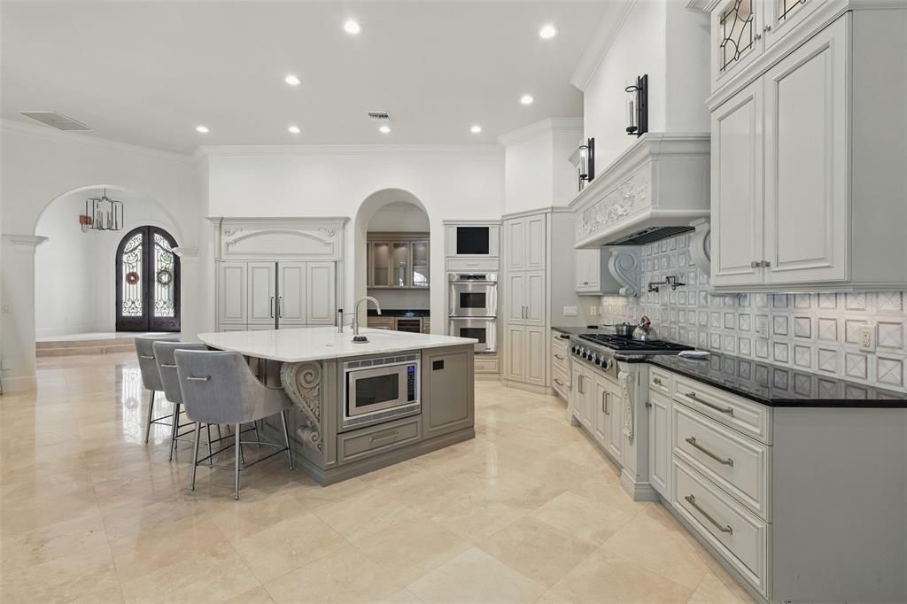 В аренду: $13,000 (5 спален, 5 ванн, 5498 Квадратных фут)