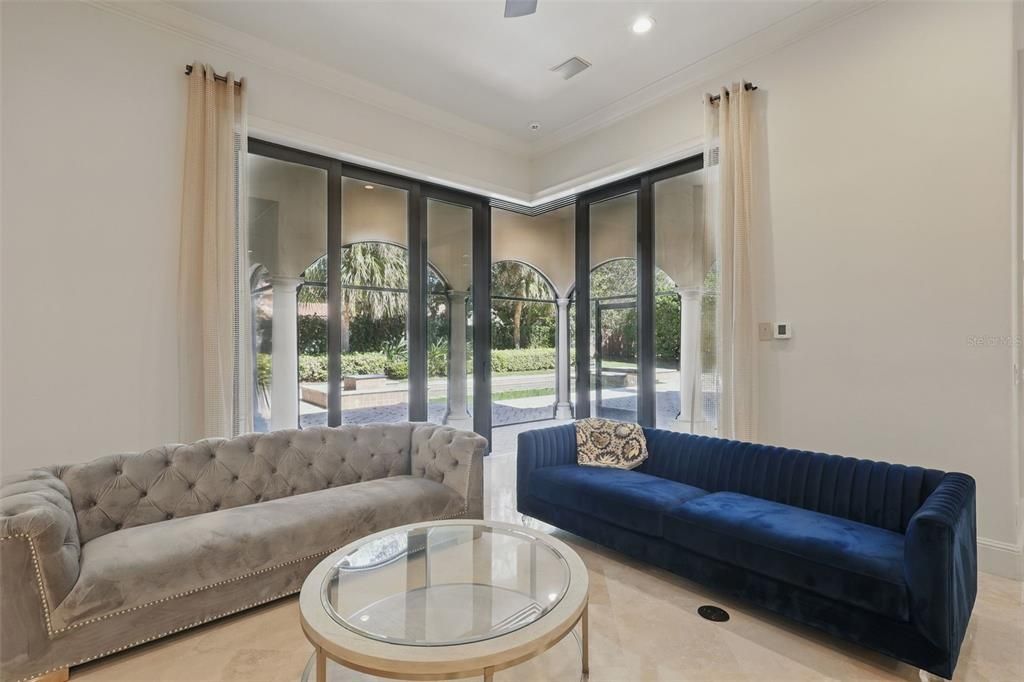 В аренду: $13,000 (5 спален, 5 ванн, 5498 Квадратных фут)