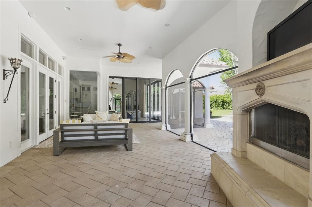 В аренду: $13,000 (5 спален, 5 ванн, 5498 Квадратных фут)