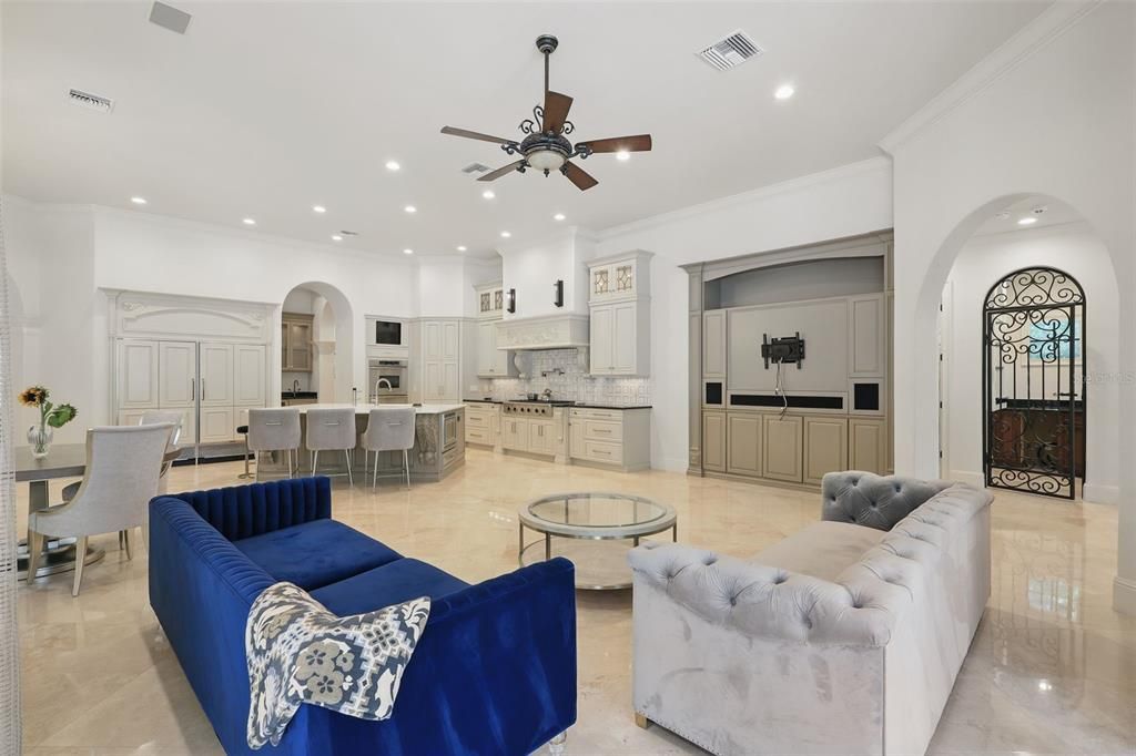 В аренду: $13,000 (5 спален, 5 ванн, 5498 Квадратных фут)