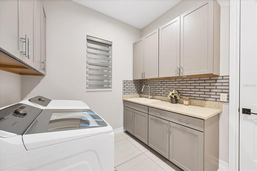 Под контрактом: $2,279,000 (4 спален, 4 ванн, 3610 Квадратных фут)