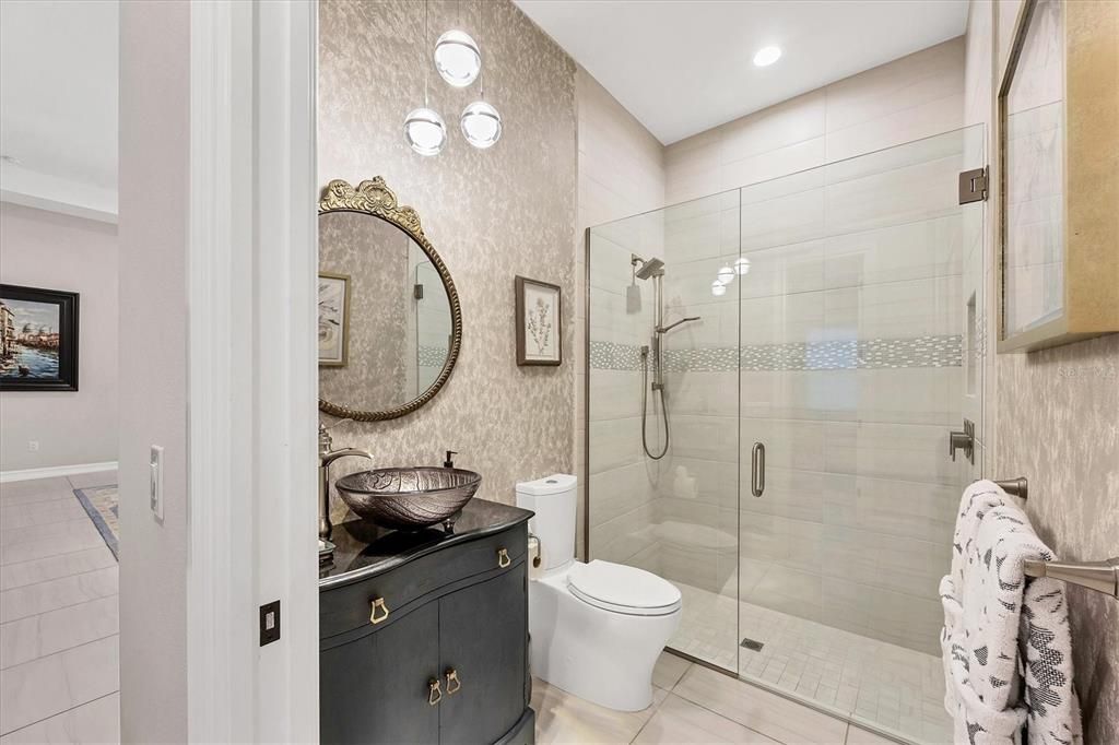 Под контрактом: $2,279,000 (4 спален, 4 ванн, 3610 Квадратных фут)