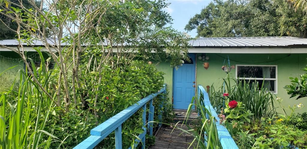 Recently Sold: $167,000 (2 beds, 1 baths, 990 Square Feet)