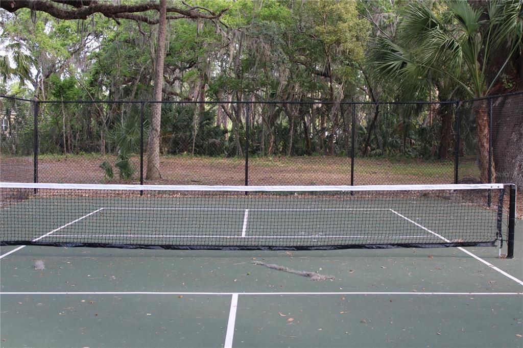 Active With Contract: $2,350 (3 beds, 2 baths, 1824 Square Feet)