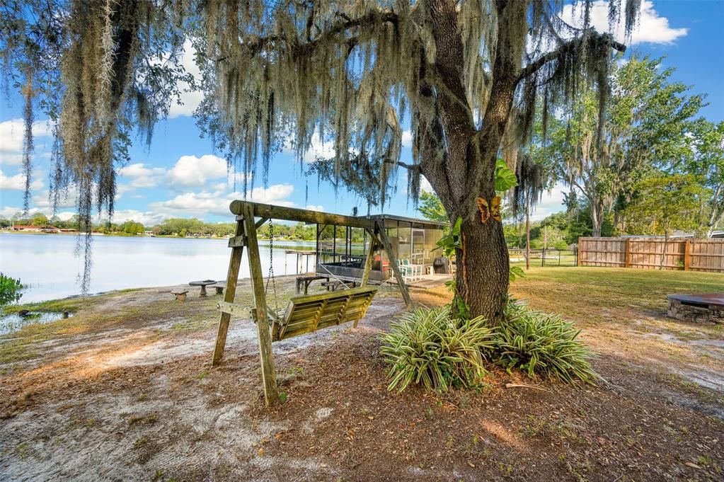 На продажу: $269,900 (3 спален, 2 ванн, 1296 Квадратных фут)