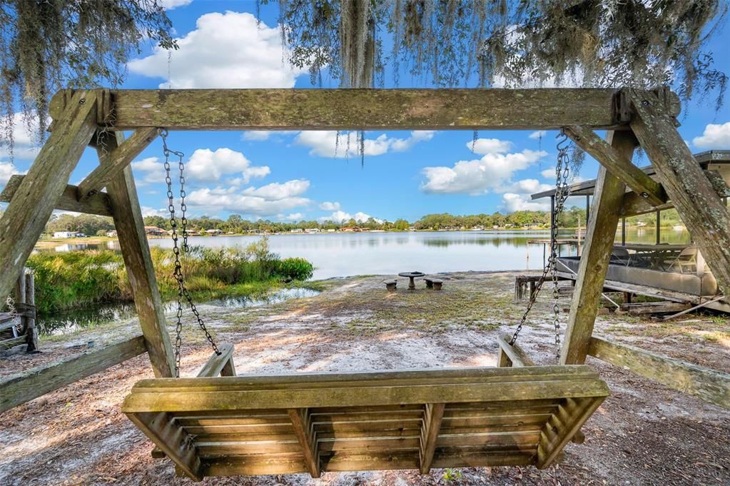 На продажу: $269,900 (3 спален, 2 ванн, 1296 Квадратных фут)