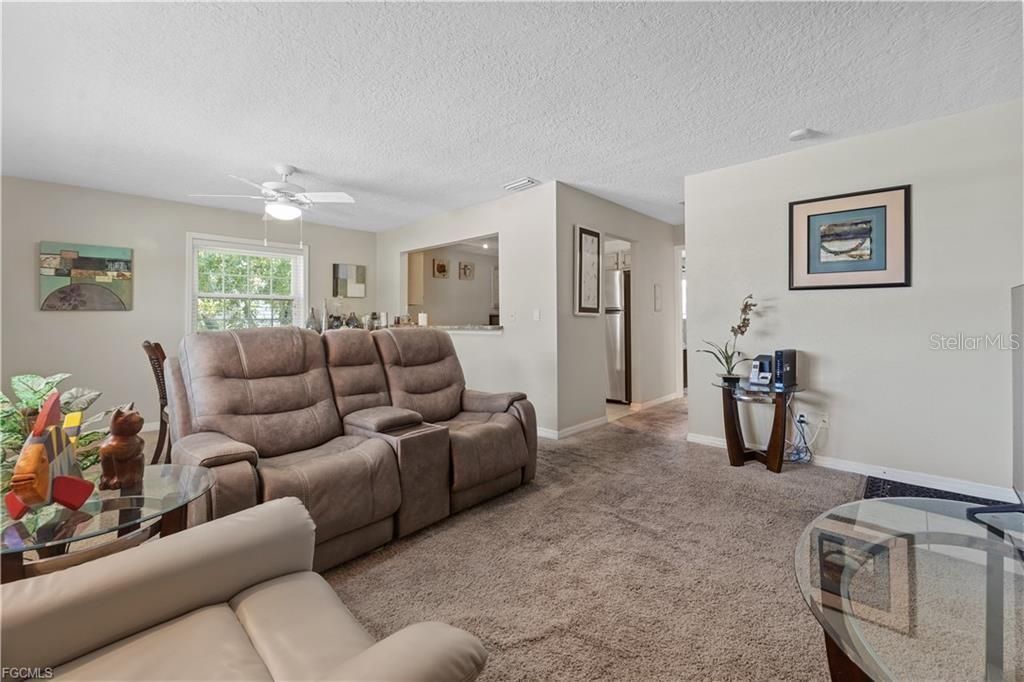 For Sale: $149,999 (1 beds, 1 baths, 659 Square Feet)