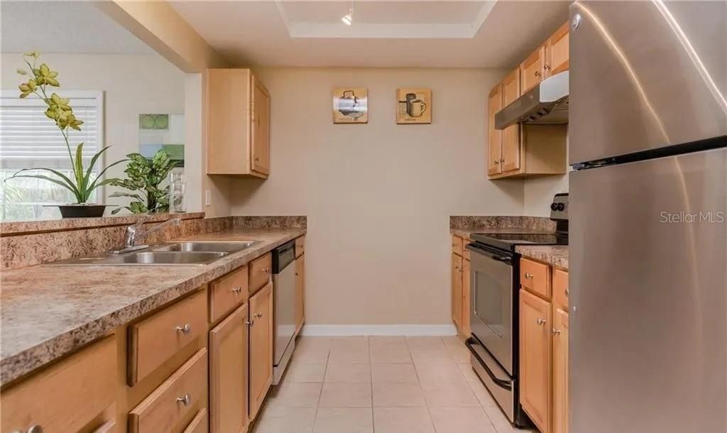 For Sale: $149,999 (1 beds, 1 baths, 659 Square Feet)