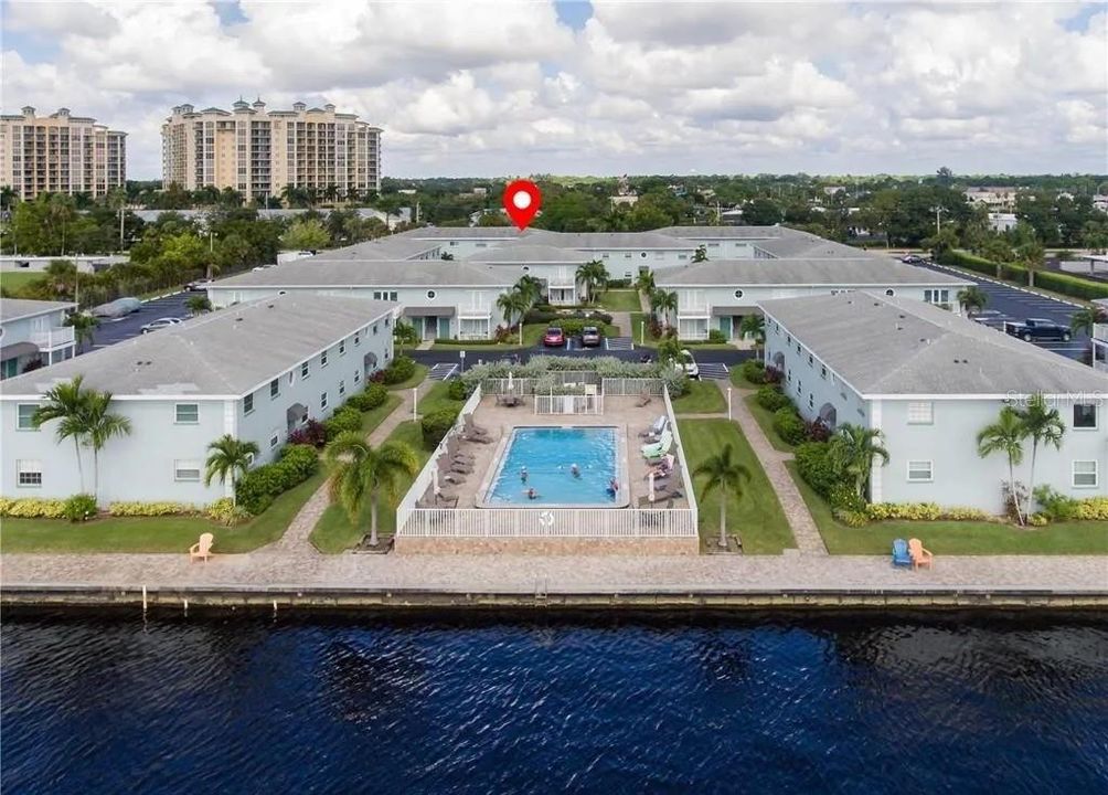 For Sale: $149,999 (1 beds, 1 baths, 659 Square Feet)