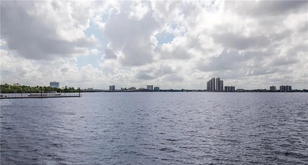 For Sale: $149,999 (1 beds, 1 baths, 659 Square Feet)