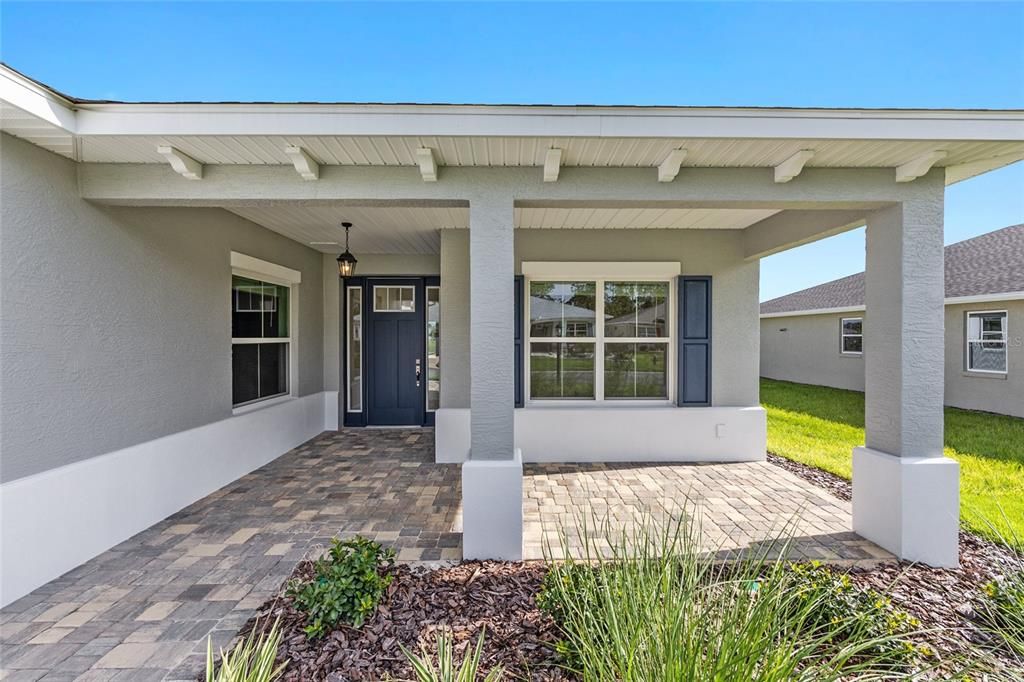 合同活跃: $475,000 (2 贝兹, 2 浴室, 2493 平方英尺)