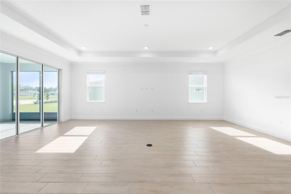 合同活跃: $475,000 (2 贝兹, 2 浴室, 2493 平方英尺)