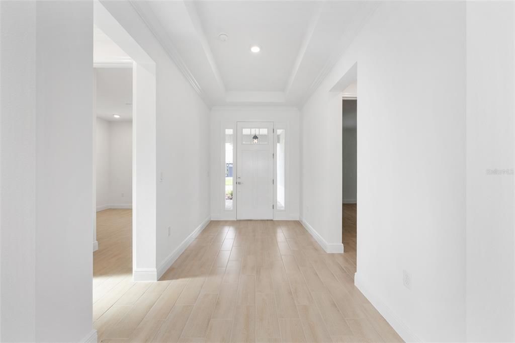 合同活跃: $475,000 (2 贝兹, 2 浴室, 2493 平方英尺)