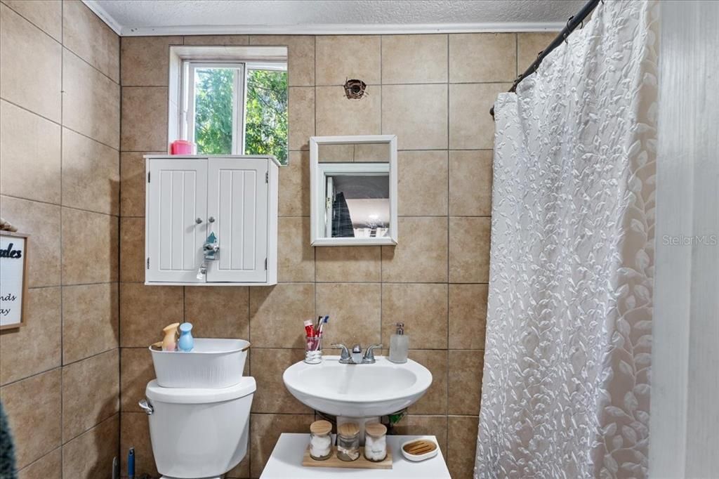 待售: $350,000 (2 贝兹, 0 浴室, 1070 平方英尺)