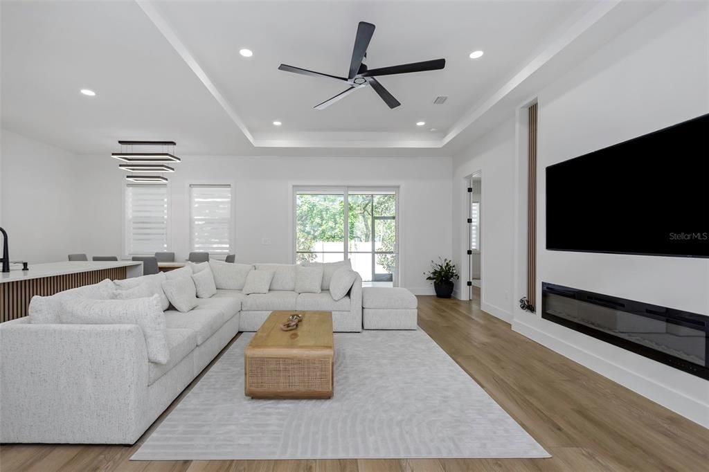 Active With Contract: $649,900 (4 beds, 3 baths, 2138 Square Feet)