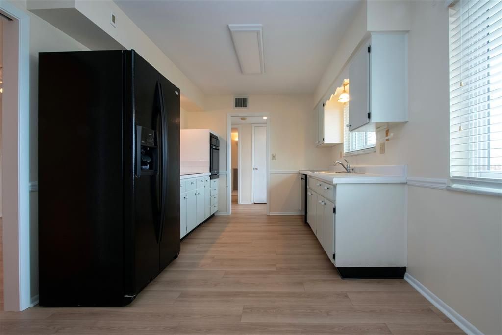 For Sale: $329,900 (3 beds, 2 baths, 1662 Square Feet)