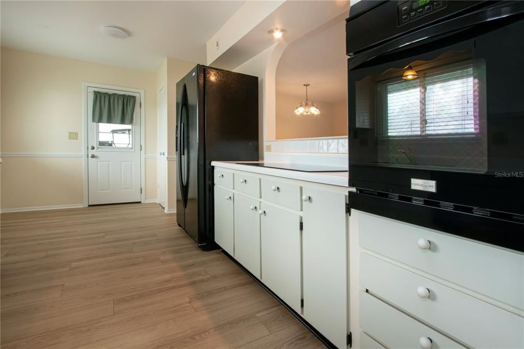 For Sale: $329,900 (3 beds, 2 baths, 1662 Square Feet)