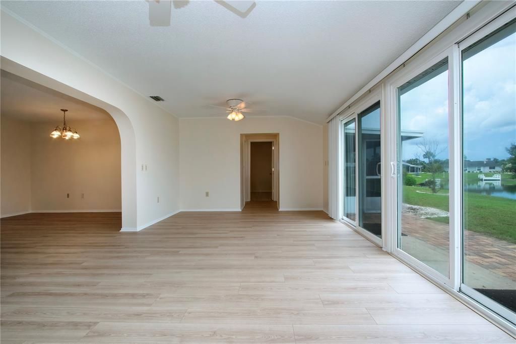 For Sale: $329,900 (3 beds, 2 baths, 1662 Square Feet)